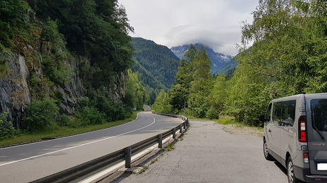 Alps Holiday Transfers minivan in Alps